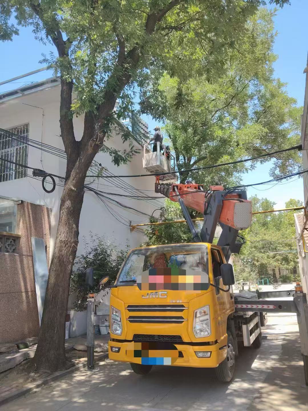 陆良县高空作业车能吊装重物吗？最大承载多少公斤？